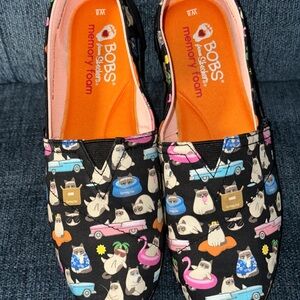 BOBS by Skechers size 8 Black Cat Print Slip-On Shoes